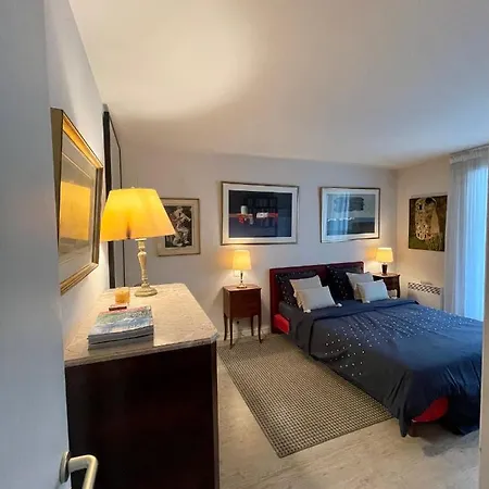 Grand T2 Plein Centre Historique Avec Ascenseur *