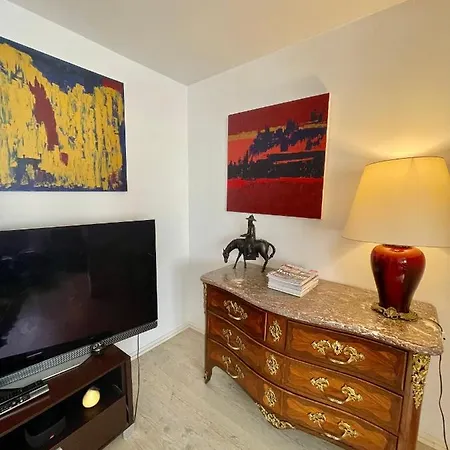 Apartment Grand T2 Plein Centre Historique Avec Ascenseur Saint-Jean-de-Luz