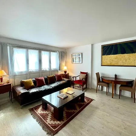 Apartament Grand T2 Plein Centre Historique Avec Ascenseur *